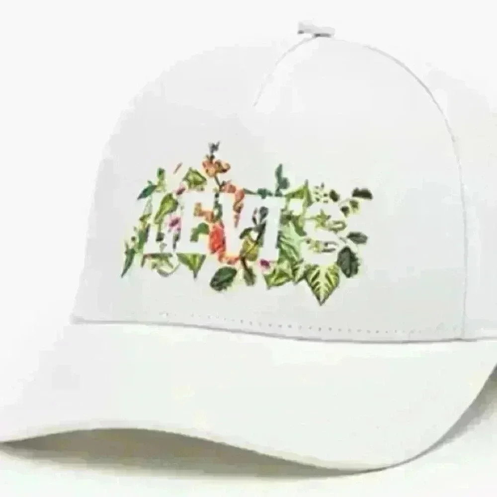 Levi Strauss & Co NWT Seasonal Graphic Women’s Adjustable Baseball Cap